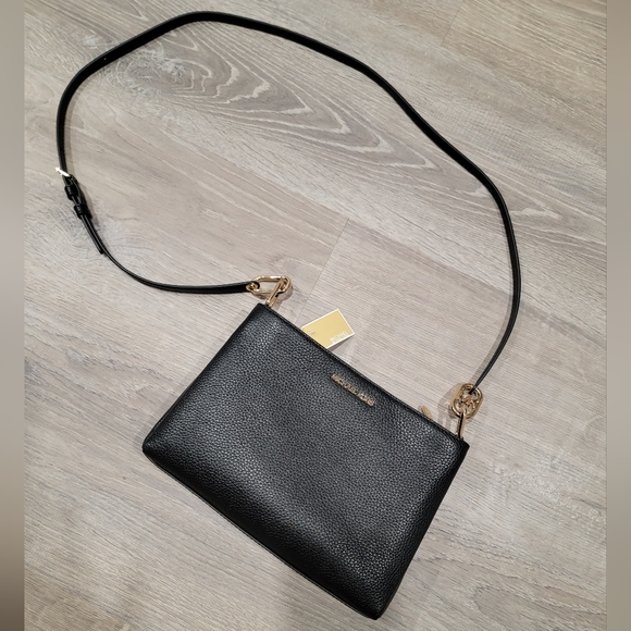 NWT Michael Kors Crossbody Purse! - Picture 3 of 11
